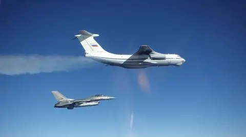 Portugalski myśliwiec F-16 eskortuje rosyjski Ił-76 w pobliżu estońskiego wybrzeża