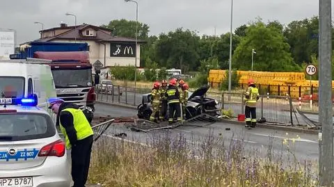 Dwa zderzenia na tej samej drodze. Jedna osoba ranna