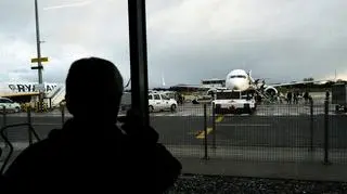 Turbulencje i awaryjne lądowanie samolotu pasażerskiego w Niemczech, są ranni