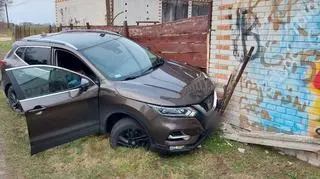 Zjechał z drogi i uderzył w budynek. Zginął na miejscu