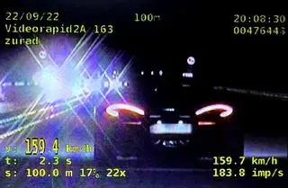 Pędził McLarenem po remontowanym odcinku A1