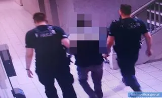 Pijany kierowca przed policjantami ukrył się w zaroślach. Został zatrzymany