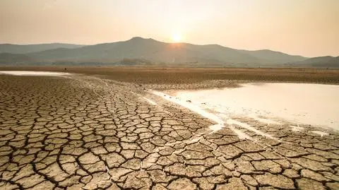 Świat na "katastrofalnej drodze" do ocieplenia klimatu o 2,7 stopnia Celsjusza
