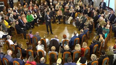 Tusk: nauczyciel to dziś zawód współczucia, a powinien brzmieć dumnie