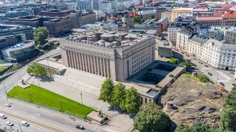 helsinki finlandia parlament - Robson90 shutterstock_2146073373