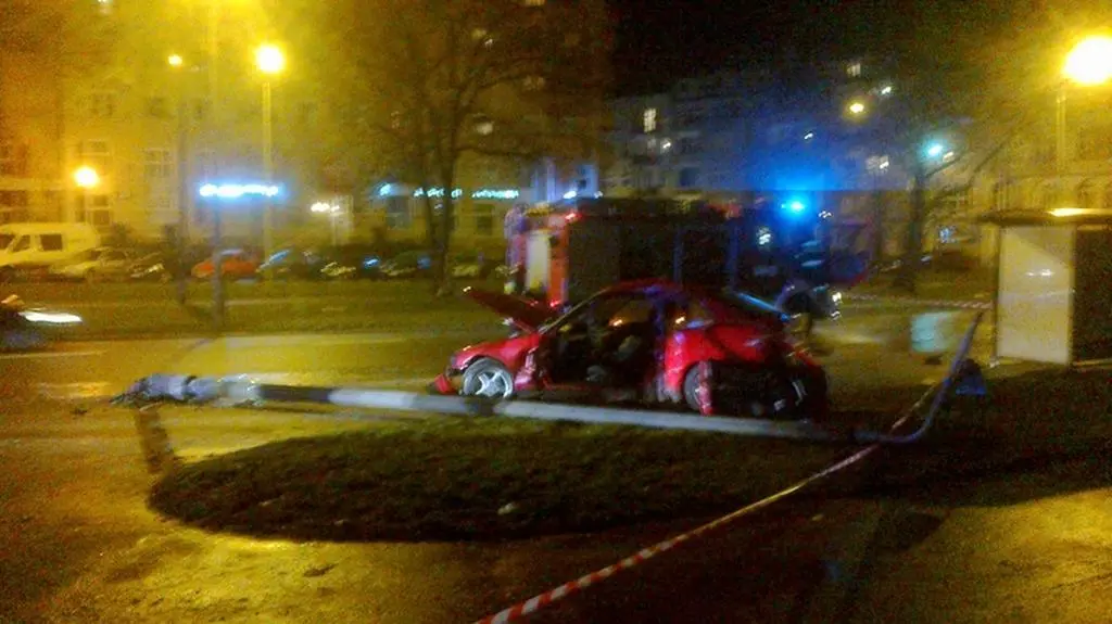 Pijany kierowca wjechał w słup