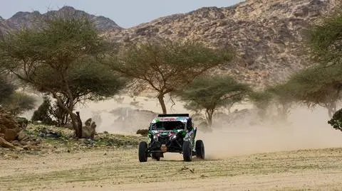 Polski debiutant wiceliderem Dakaru. Kierowcy Orlen Team w czołówce