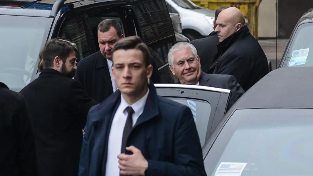 Rex Tillerson po niemal godzinnym spotkaniu odjechał spod siedziby PiS