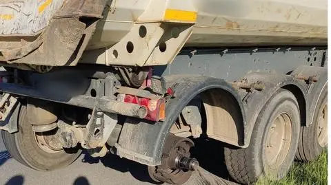 Ciężarówką bez koła jechał autostradą 