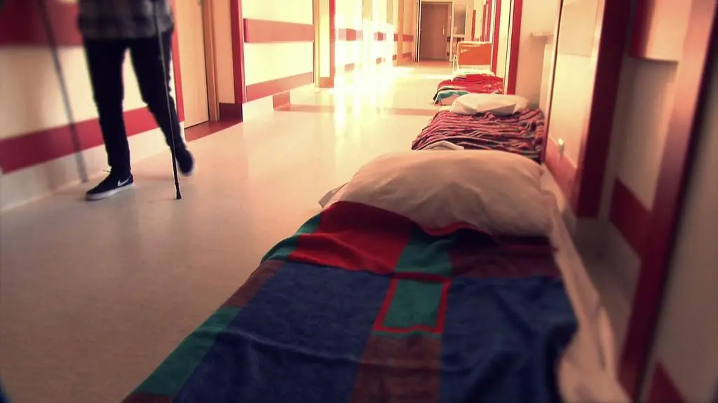 Brak łóżek materace na korytarzach. Jak wyglądają polskie szpitale psychiatryczne?
