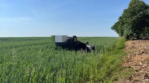 Uciekł z rozbitego auta, a później ze szpitala