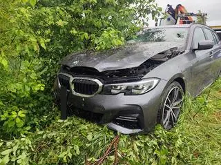 Kierowca wypadł z drogi, okazało się, że jechał pijany i bez prawa jazdy