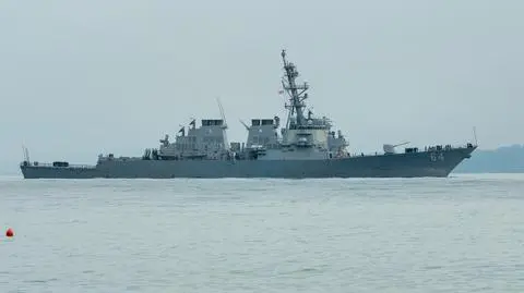 USS Carney. Zdjęcie ilustracyjne 