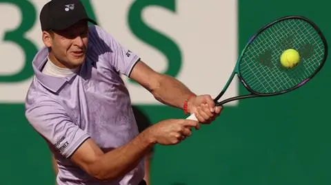 Kolejny dreszczowiec w wykonaniu Hurkacza. Polak awansował w Monte Carlo