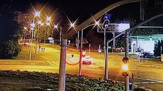 17-latek został potrącony, gdy przechodził przez przejście dla pieszych