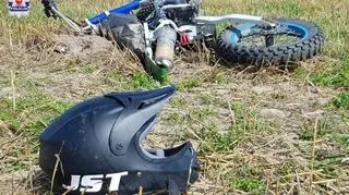 Zderzenie motocyklistów crossowych. Umówili się na przejażdżkę po polu uprawnym