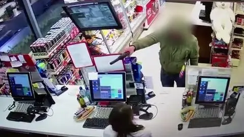 41-latek wszedł z bronią do budynku stacji paliw