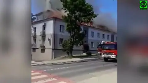 Pożar poddasza kamienicy. W akcji 60 strażaków
