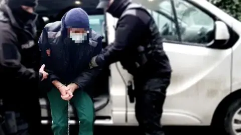 Oskarżony stanie przed sądem