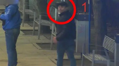 "Pobili na starówce obcokrajowców". Są pierwsze zarzuty, policja poszukuje jeszcze dwóch osób