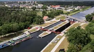 Akcja napowietrzania Odry trwa