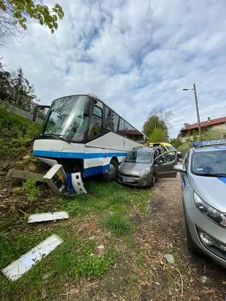 Uderzył w auto i zniszczył skrzynkę energetyczną