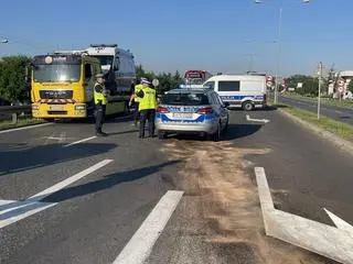 Zderzenie karetki pogotowia z samochodem. Dwoje dzieci rannych
