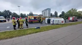 Zderzenie karetki z samochodem osobowym w Łodzi
