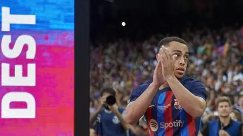 Kolejne wypożyczenie. Barcelona pozbyła się obrońcy