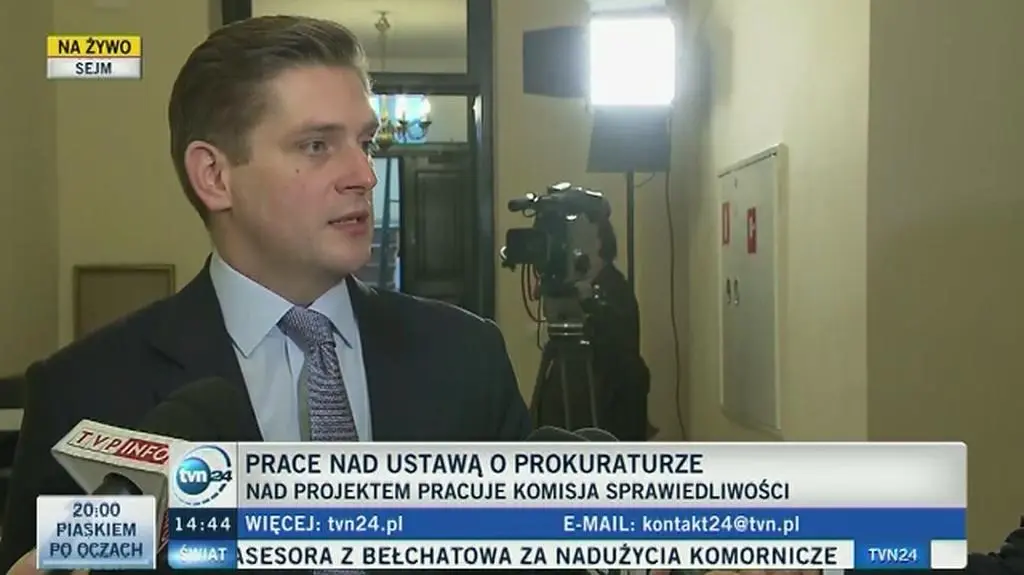 Komentarze dotyczące połączenia funkcji ministra sprawiedliwości i prokuratora generalnego