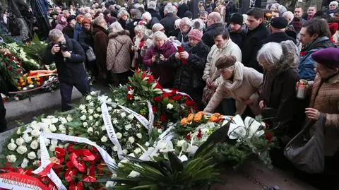 Tłumy pożegnały Bogusława Kaczyńskiego. Spoczął na warszawskich Powązkach