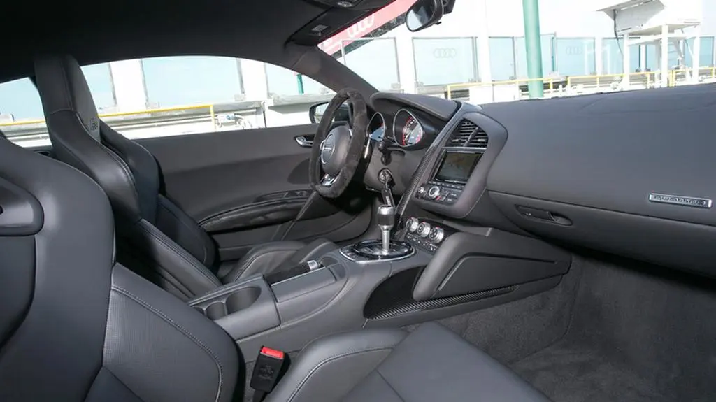 Audi 8 v10 Plus
