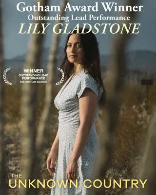 Lily Gladston na plakacie promującym film "Nieznany kraj"
