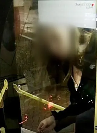 Funkcjonariusze szukali też kobiety, która była świadkiem ataku na kierowcę