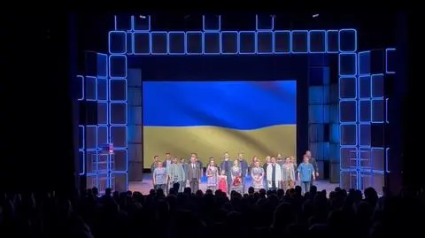 Aktorzy Teatru ROMA z symbolicznym wsparciem dla Ukrainy