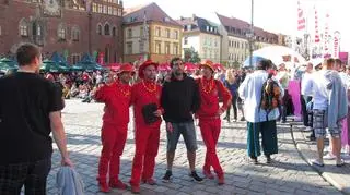 Tłumy na ulicach Wrocławia