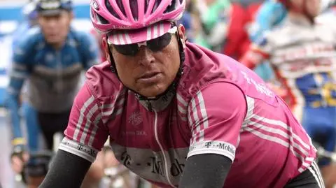 "Z samolotu do szpitala". Kolejne problemy zwycięzcy Tour de France