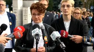 Konferencja prasowa organizacji oświatowych przed Sejmem