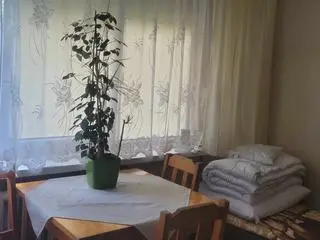 Własny pokój, łóżko i czysta pościel, a przede wszystkim spokój - SOS w Lesku od początku istnienia pomógł stacjonarnie ponad 800 osobom