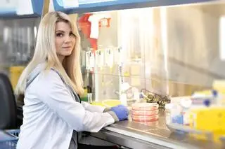 Dr Karolina Pierzynowska