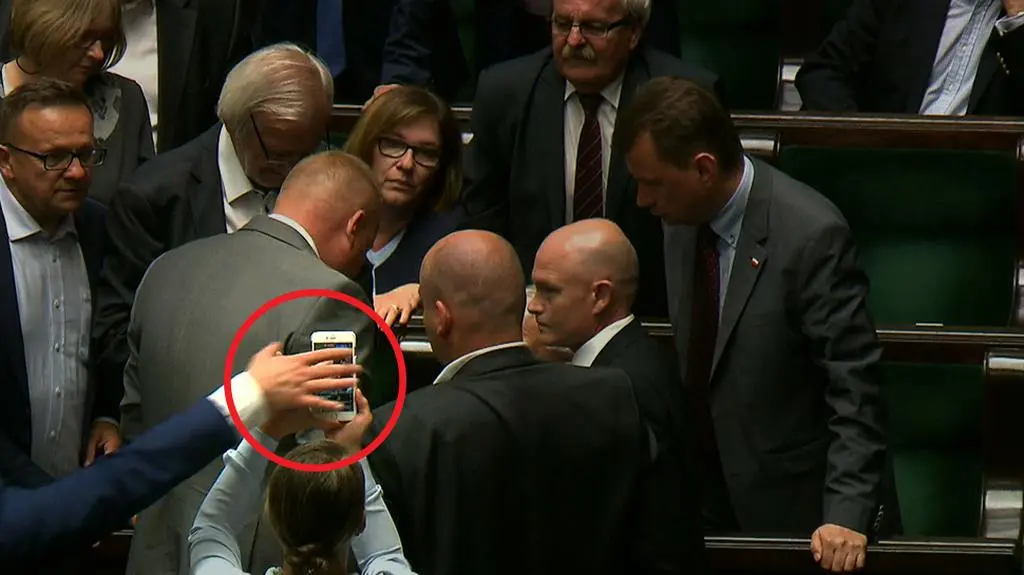 Pierwszy raz w Sejmie doszło do napaści fizycznej na posła