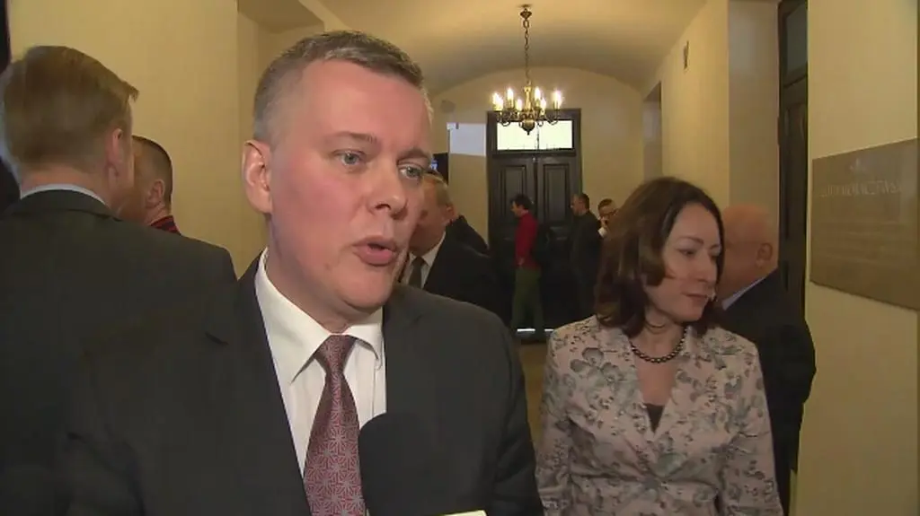 Komentarze Tomasza Siemoniaka i Cezarego Tomczyka (PO) do wypowiedzi Antoniego Macierewicza