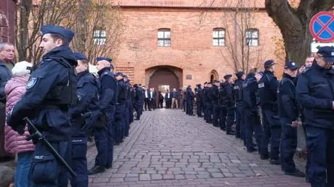Policja asystuje w czasie spotkania z Kaczyńskim w Ostródzie
