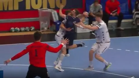 Osaczony przez rywali i tak trafił do bramki. Niesamowite zagranie zawodnika PSG