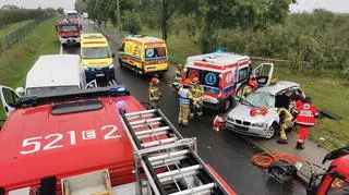 Wypadek pod Rawą Mazowiecką. Nie żyje jedna osoba, cztery ciężko ranne