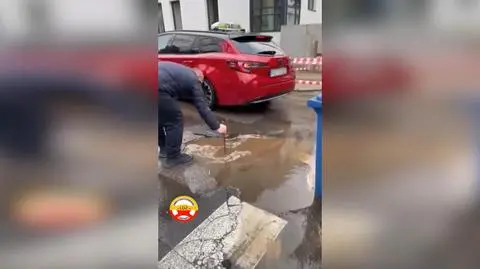 Dziura o głębokości ponad metra w jednej z łódzkich ulic