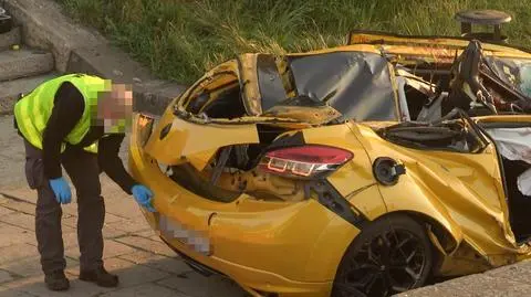 Wszedł na jezdnię i cofnął się, widząc auto. Po chwili doszło do tragicznego wypadku. Ustalają, kim był pieszy z nagrania