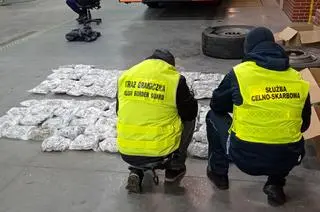 Pakunki z marihuaną ukryte w kołach zapasowych
