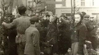 Sprzedaż choinek na rynku