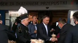 Andrzej Duda rozdawał kanapki górnikom przed kopalnią w Jastrzębiu-Zdroju